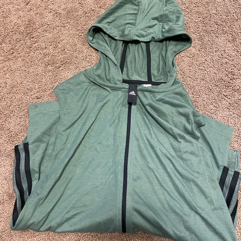 Hooded muscle tank